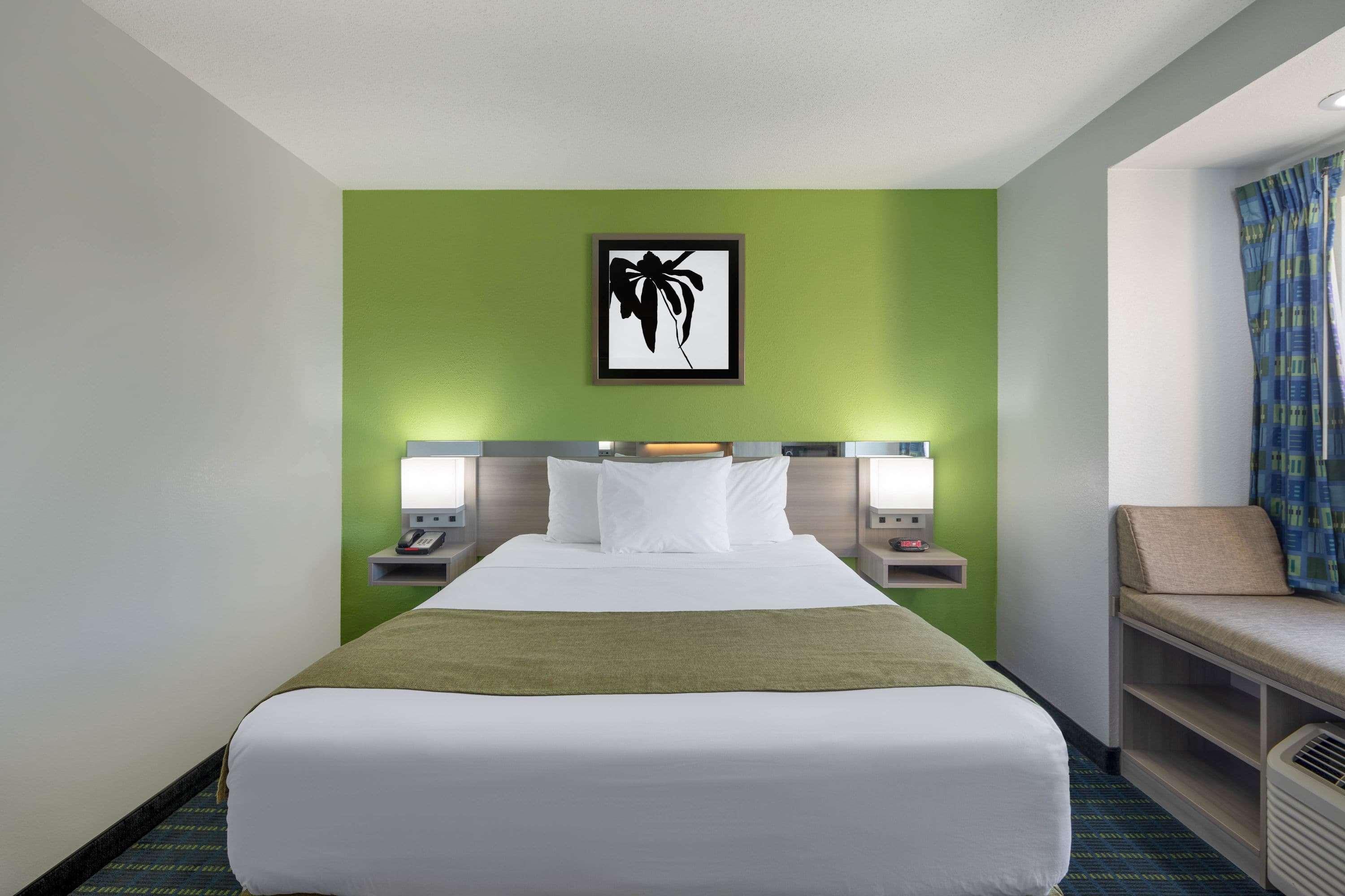 Microtel Inn By Wyndham Lake Norman Корнелиус Экстерьер фото