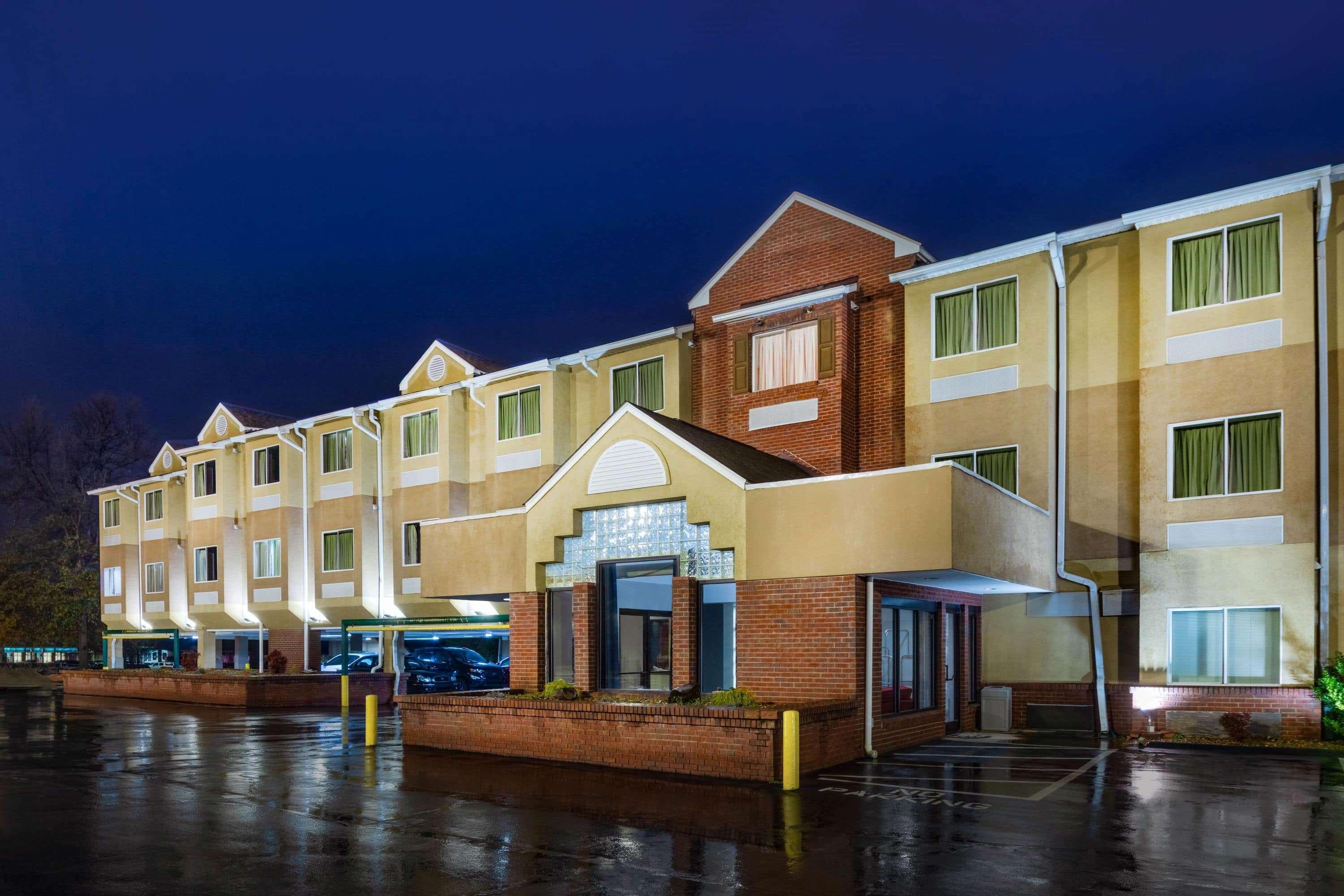 Microtel Inn By Wyndham Lake Norman Корнелиус Экстерьер фото