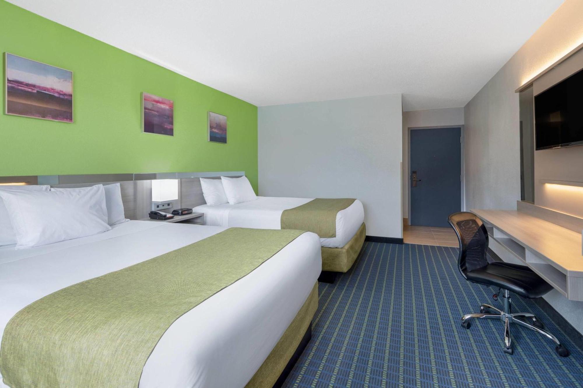 Microtel Inn By Wyndham Lake Norman Корнелиус Экстерьер фото