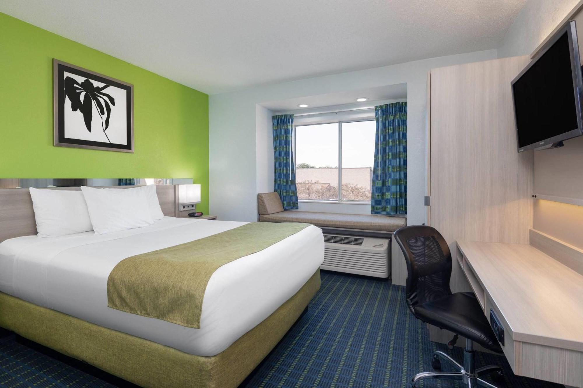 Microtel Inn By Wyndham Lake Norman Корнелиус Экстерьер фото