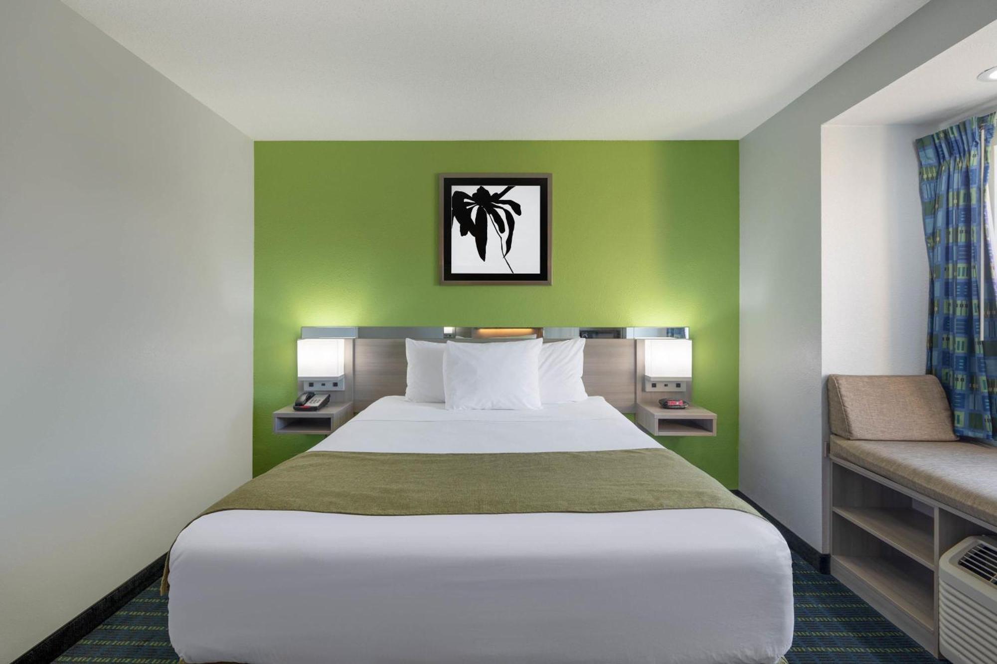 Microtel Inn By Wyndham Lake Norman Корнелиус Экстерьер фото